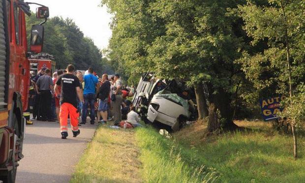 ТЕЖАК УДЕС У ПОЉСКОЈ: Испревртао се аутобус, “кривина смрти” однела најмање три живота